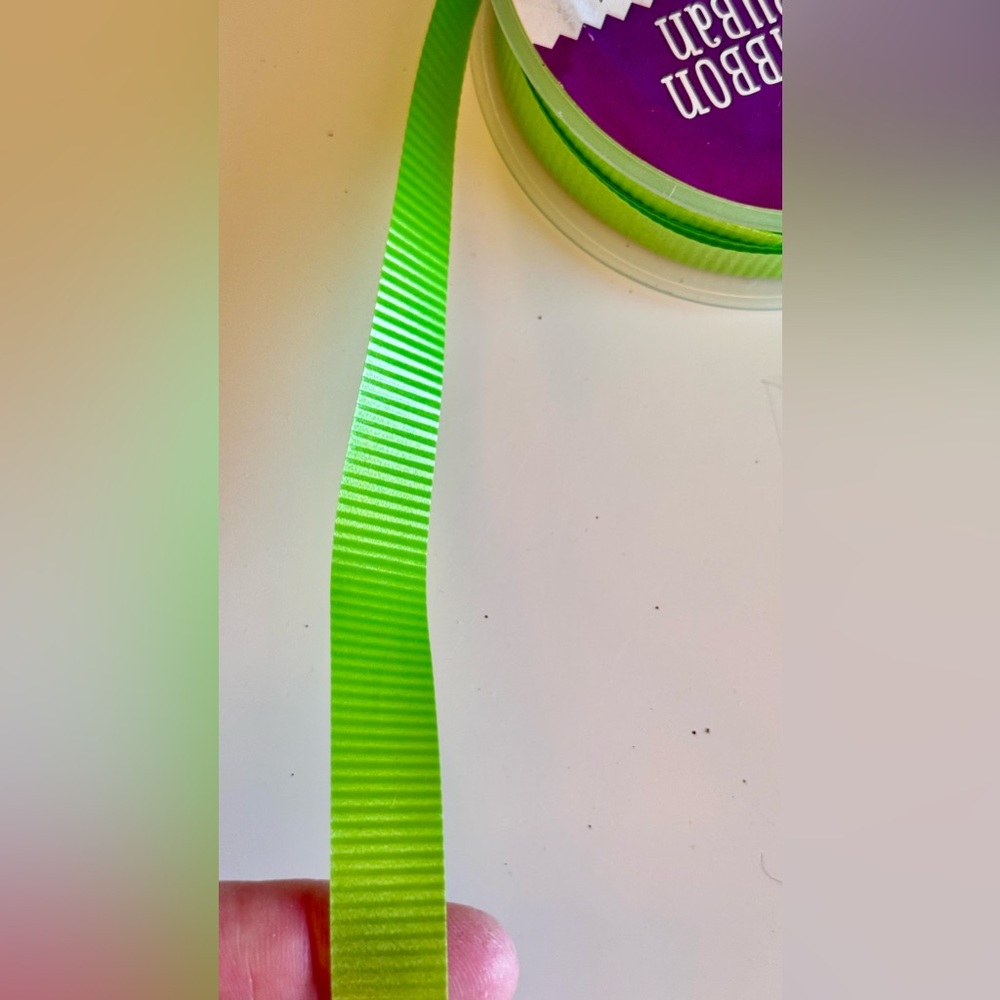 HALLMARK Lime Green Curling Ribbon Spool - Picture 5 of 7